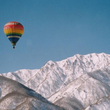 ペンション ちゃうちゃう Bed & Breakfast Hakuba Bagian luar foto